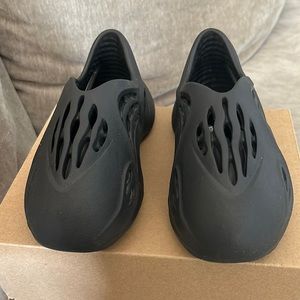 YEEZY FOAM RUNNER INFANTS 'ONYX'